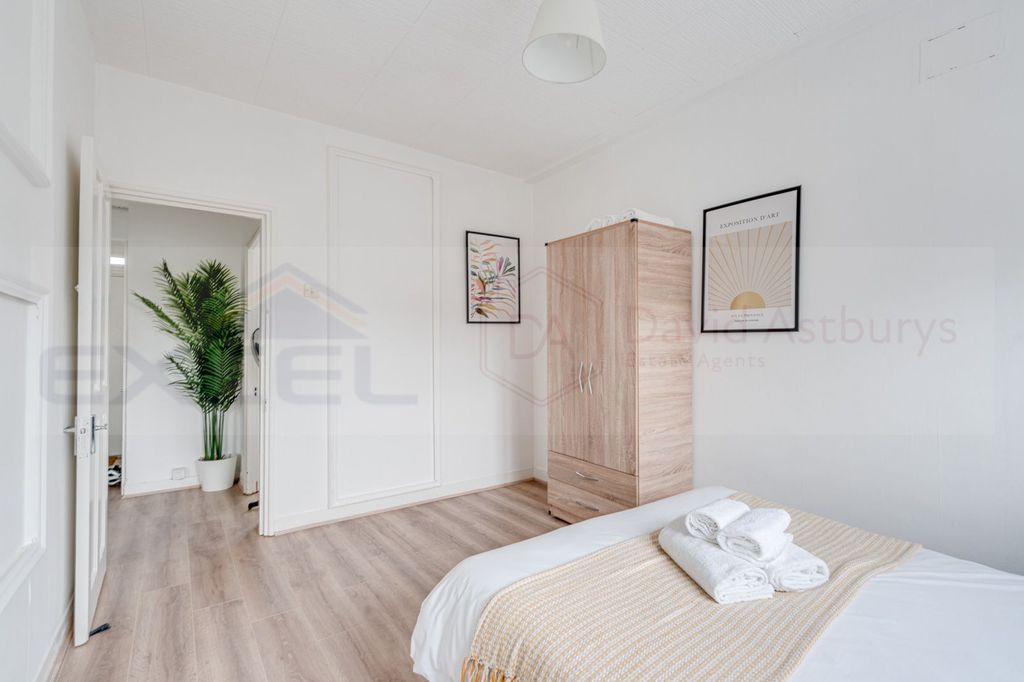 Property photo 3 of 9 Img_41804_8_Original