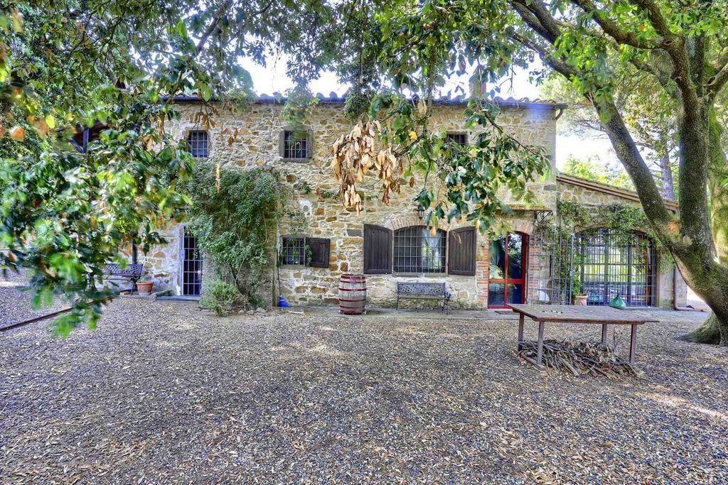 Property photo 2 of 25