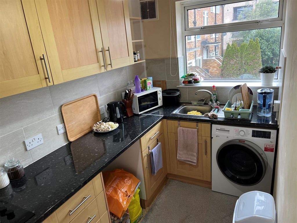 Property photo 3 of 10 16 Bourne 2.Jpg