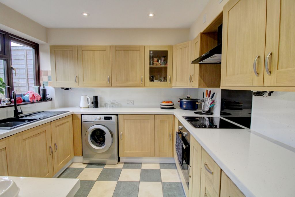 Property photo 2 of 14 Kitchen