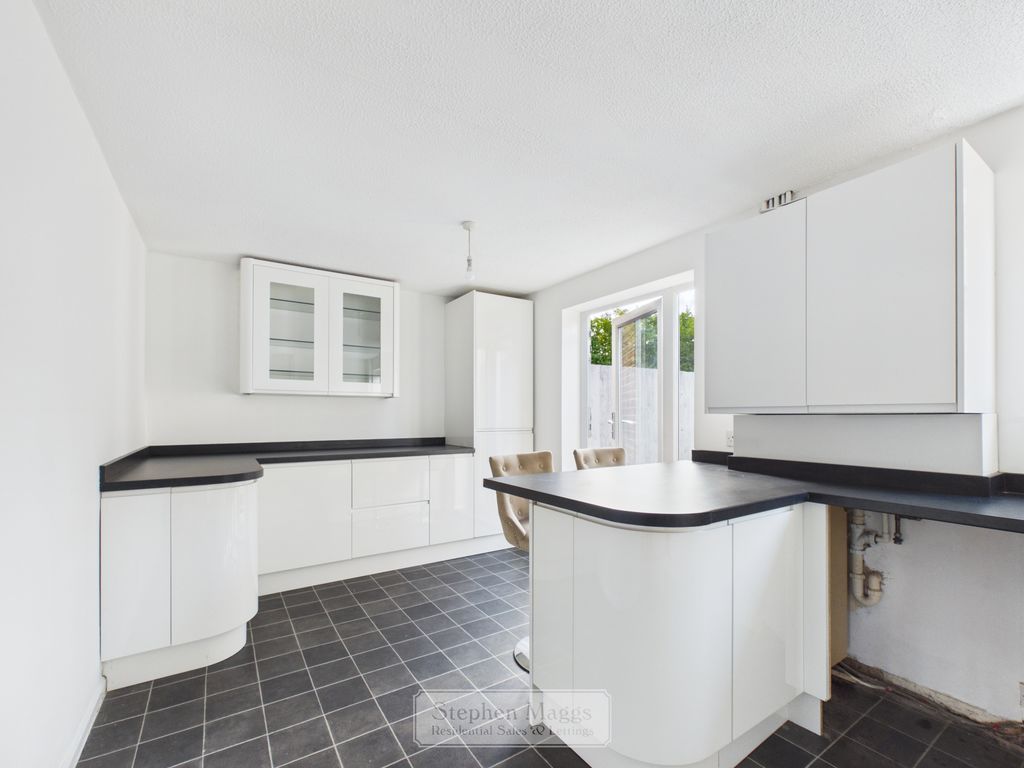 Property photo 3 of 12 Photo 11