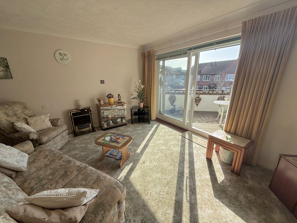 Property photo 3 of 16 22 The Leas Lounge1