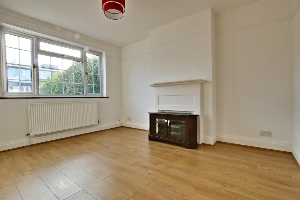 Property photo 3 of 15 4625762