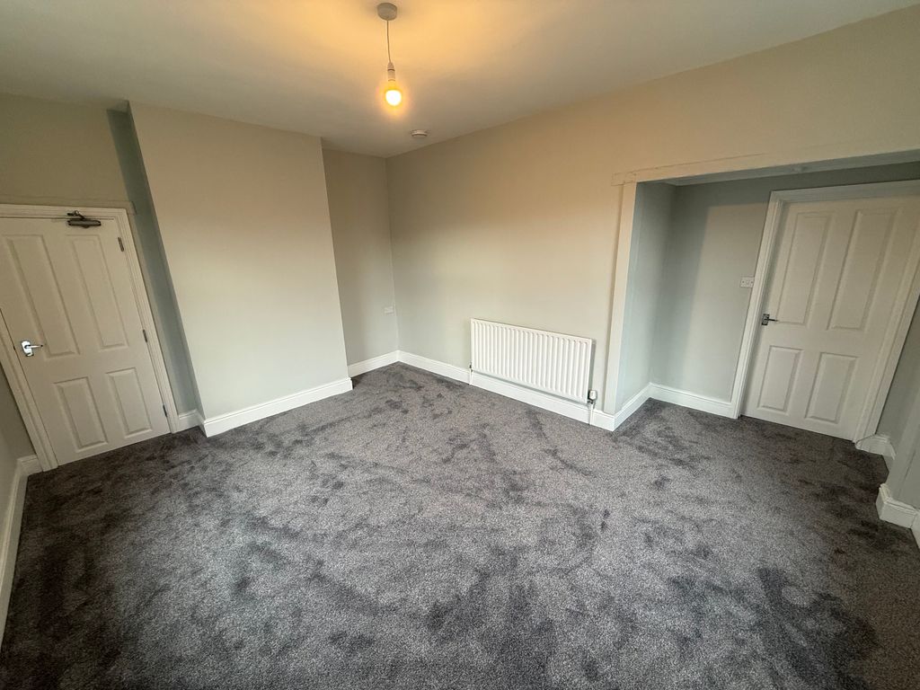 Property photo 2 of 11 Lounge