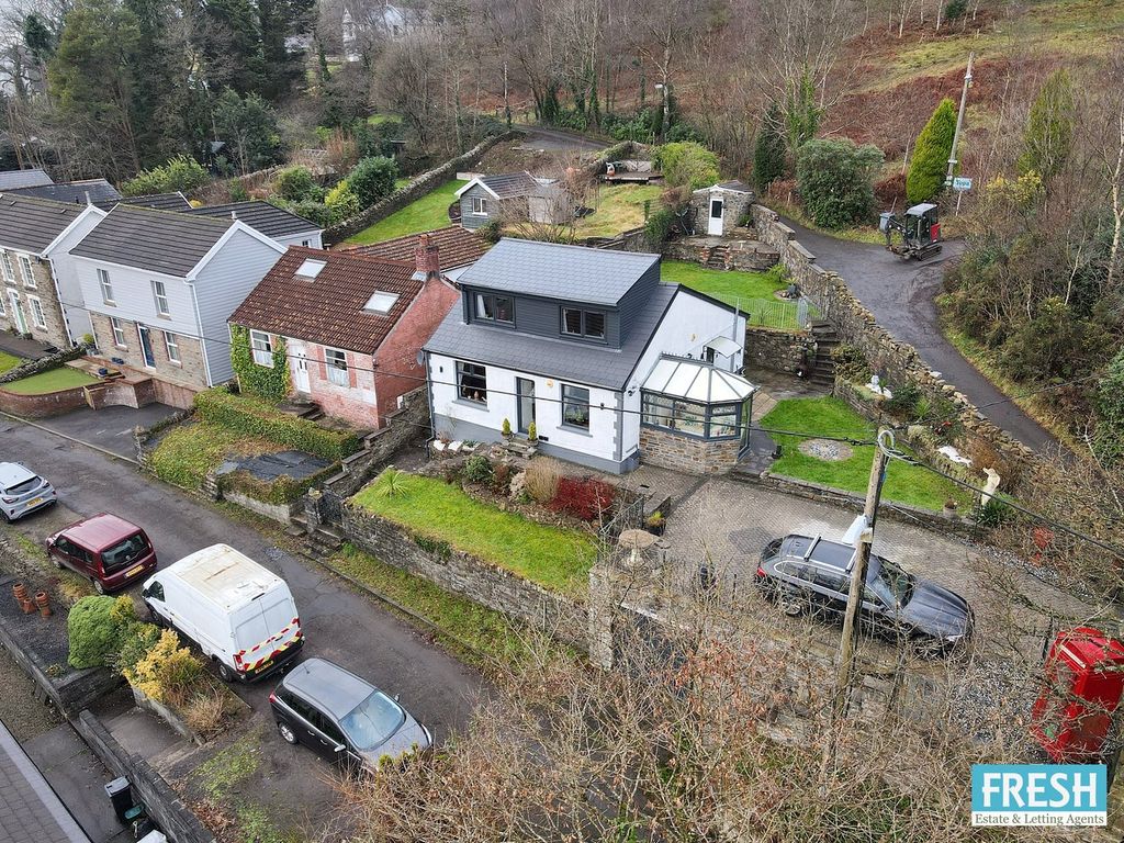 Property photo 2 of 37
