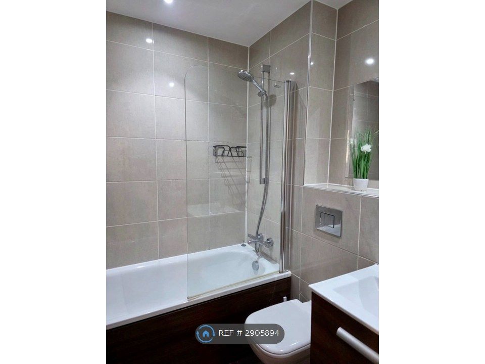 Property photo 2 of 28