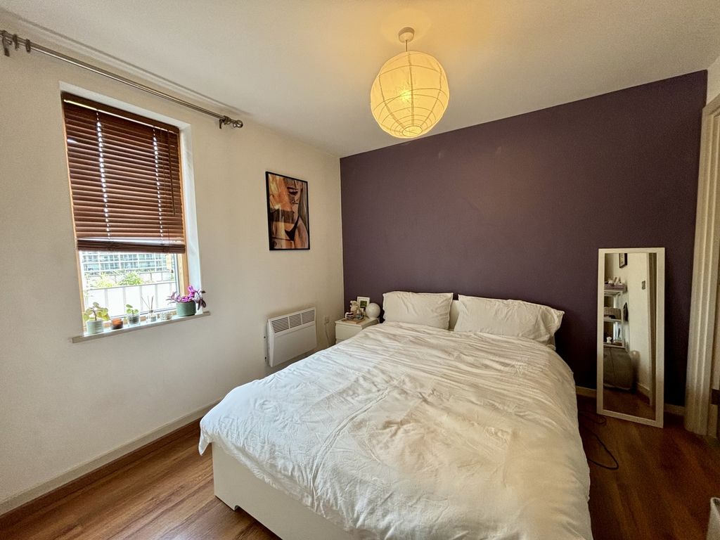 Property photo 3 of 14 Image00015