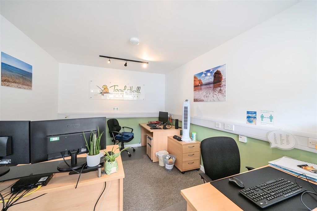 Property photo 3 of 15 1470957-2-6A27000Acfb0A.Jpg