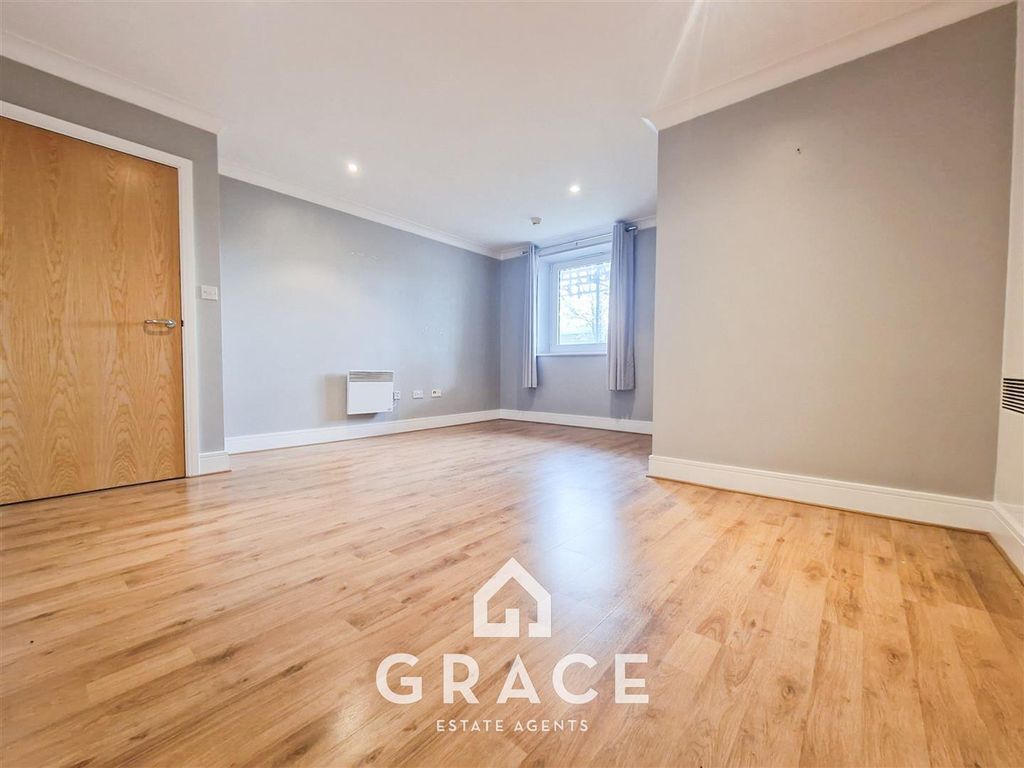 Property photo 3 of 6 Hmclqs9m1E2Eiwfnnca4Oq.Jpg