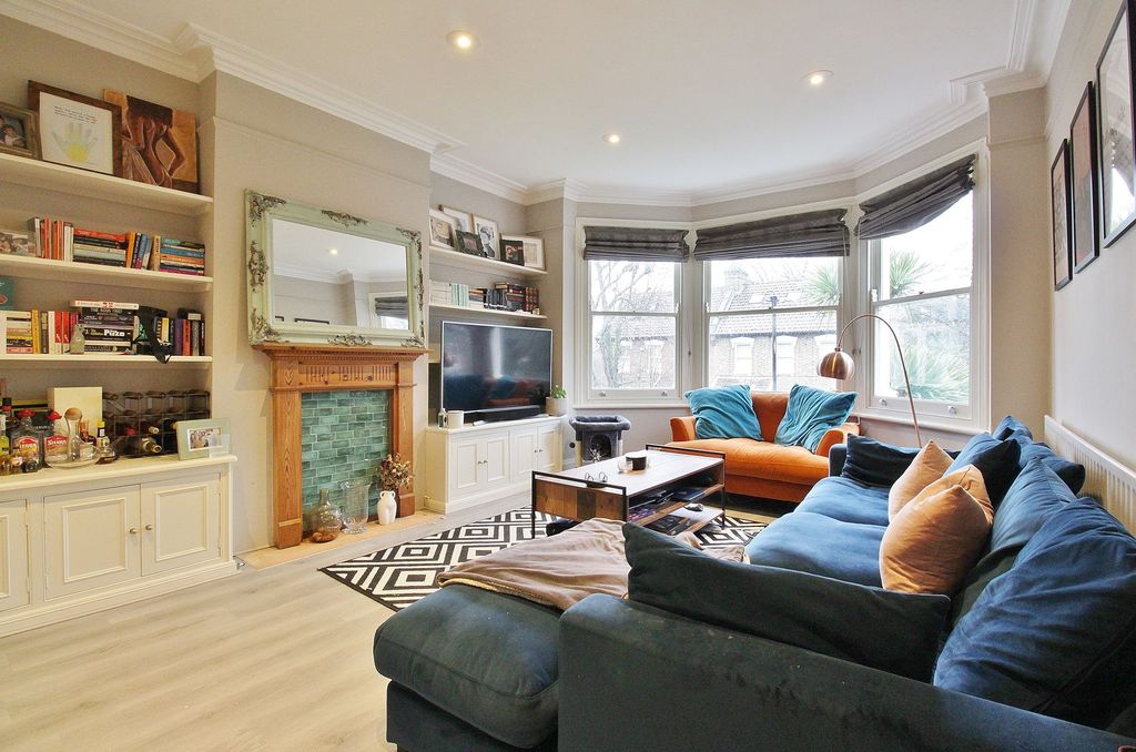 Property photo 1 of 11