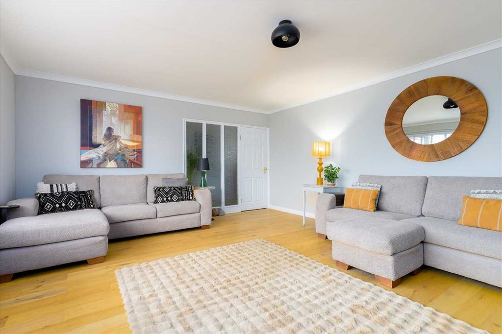 Property photo 3 of 26