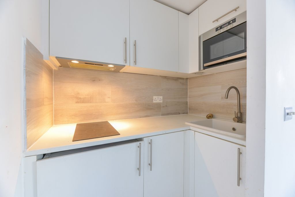 Property photo 3 of 10 Photo 4