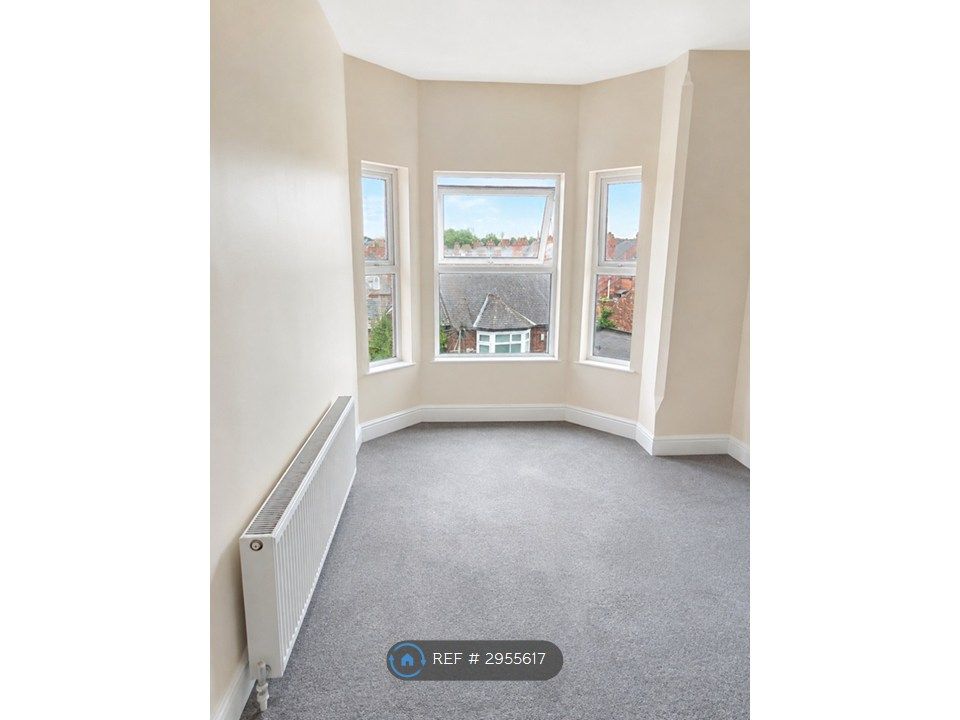 Property photo 1 of 10 Living Room