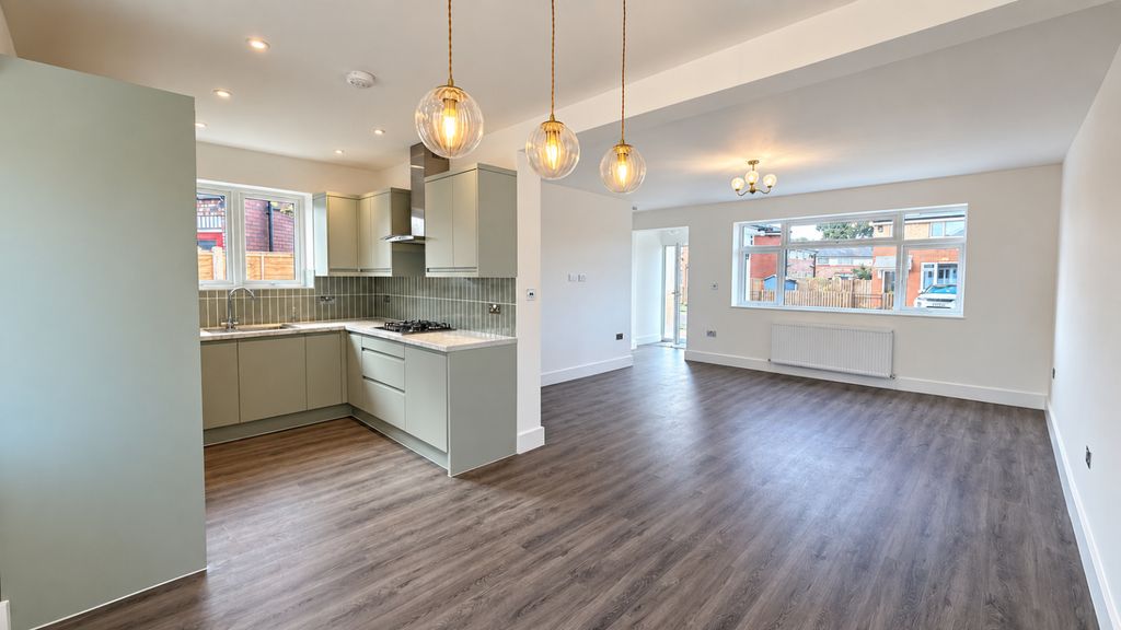 Property photo 1 of 19 Newly Refurbished Three-Bedroom House With Private Driveway And Generous Rear Garden