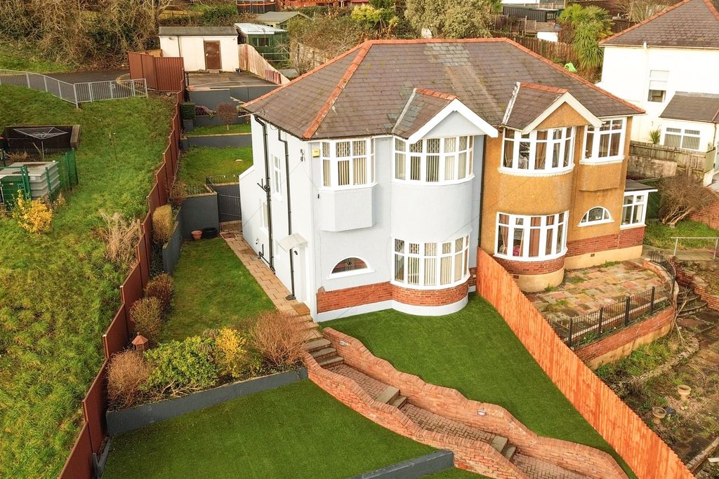 Property photo 1 of 27