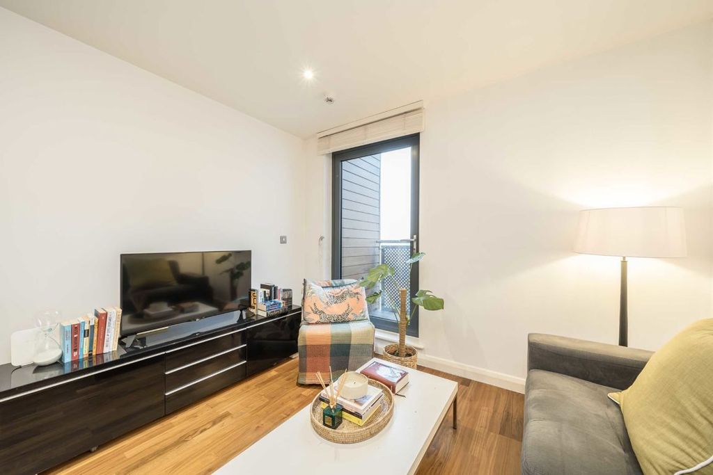 Property photo 3 of 6