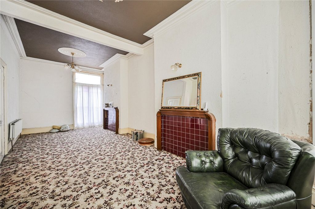 Property photo 3 of 16 Picture No. 02