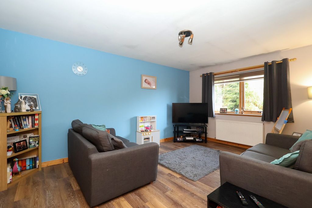 Property photo 2 of 11 Lounge