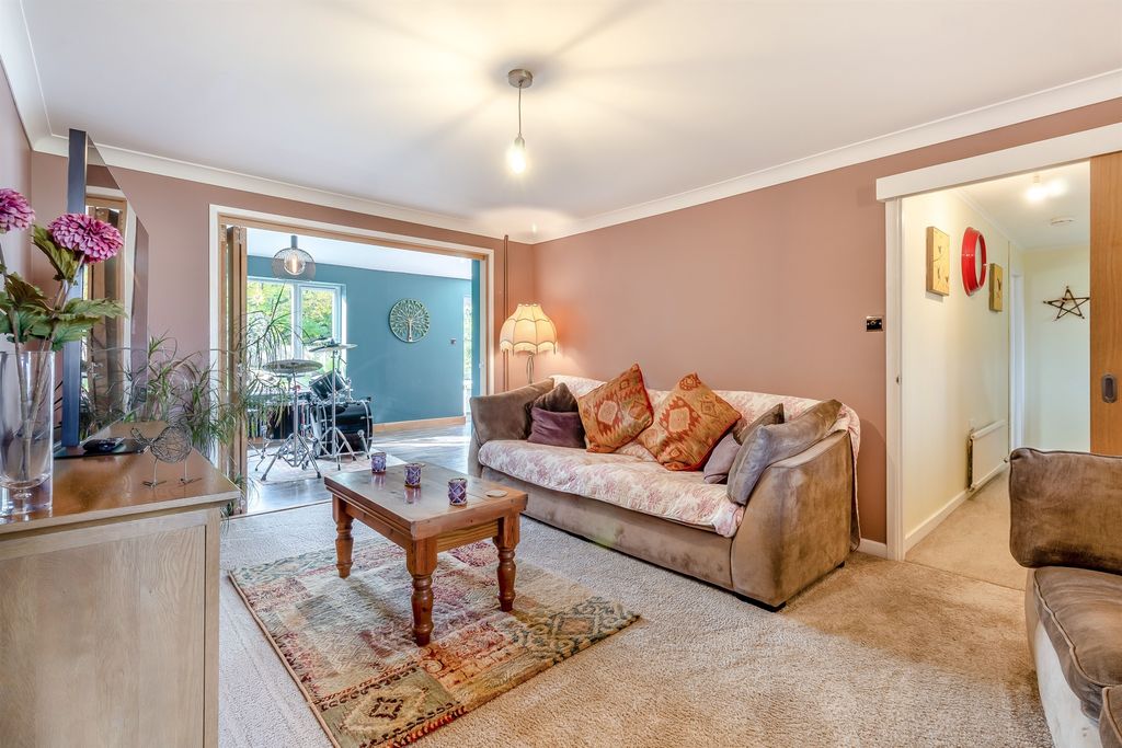 Property photo 3 of 19