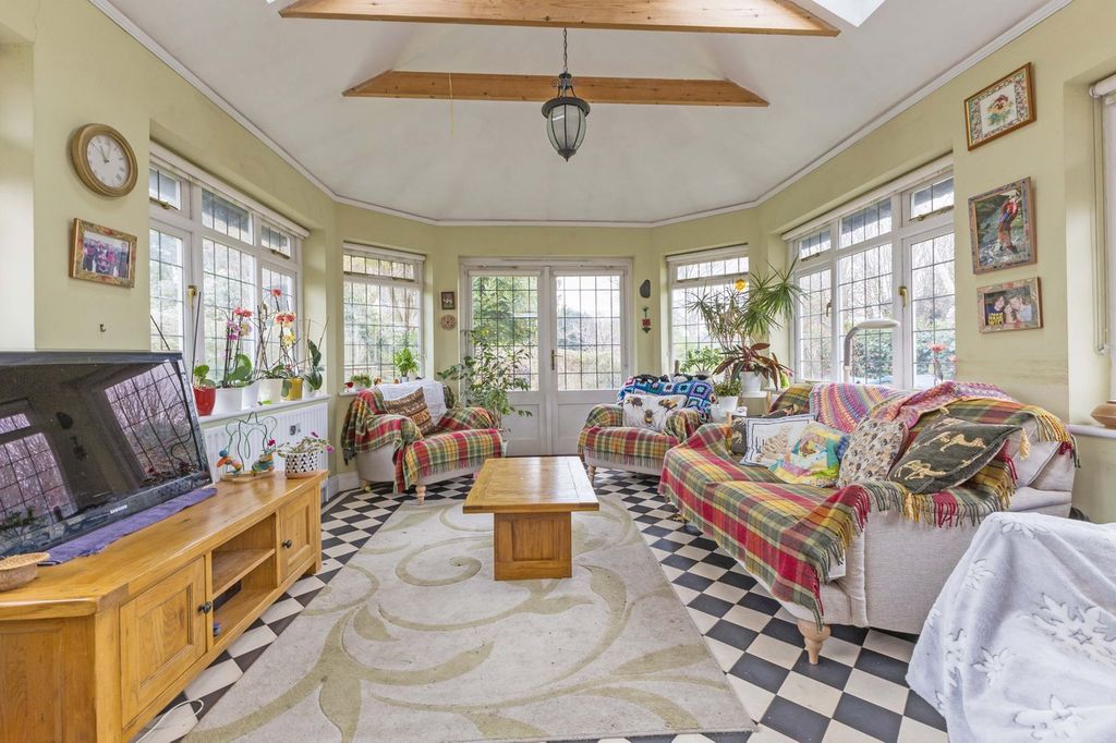 Property photo 2 of 22