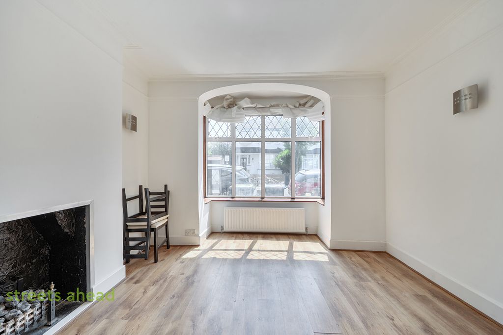 Property photo 3 of 22 5c5ee05A-A7Fa-4B5...