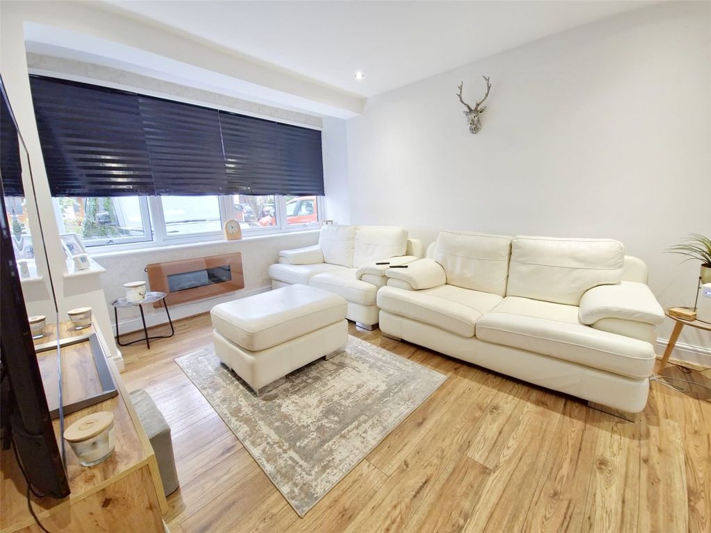 Property photo 3 of 15 Picture No. 11