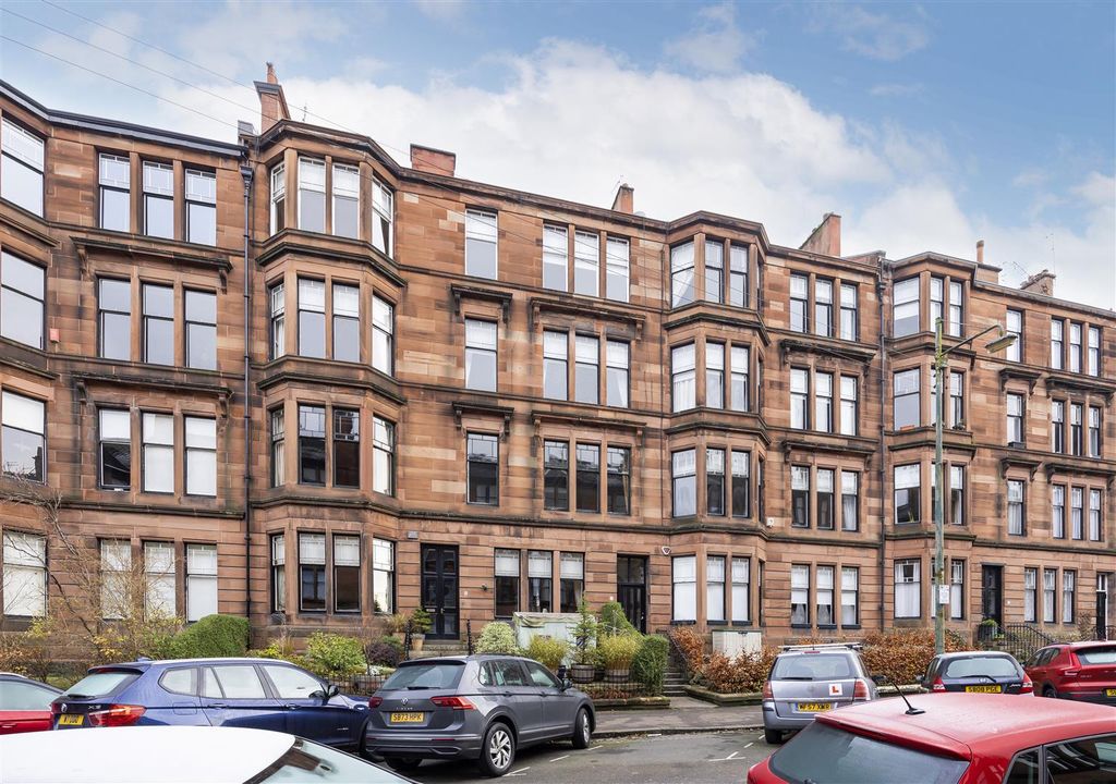 Property photo 2 of 27 3-2_11_Falkland_Street_Glasgow_001.Jpg
