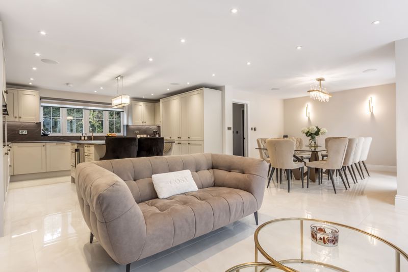 Property photo 3 of 33 Photo 26