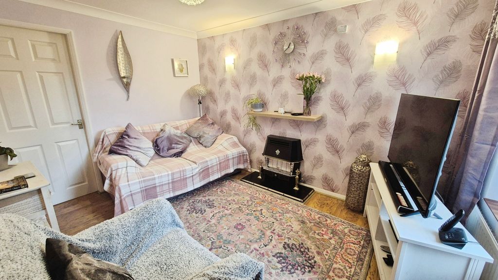 Property photo 2 of 14 Lounge