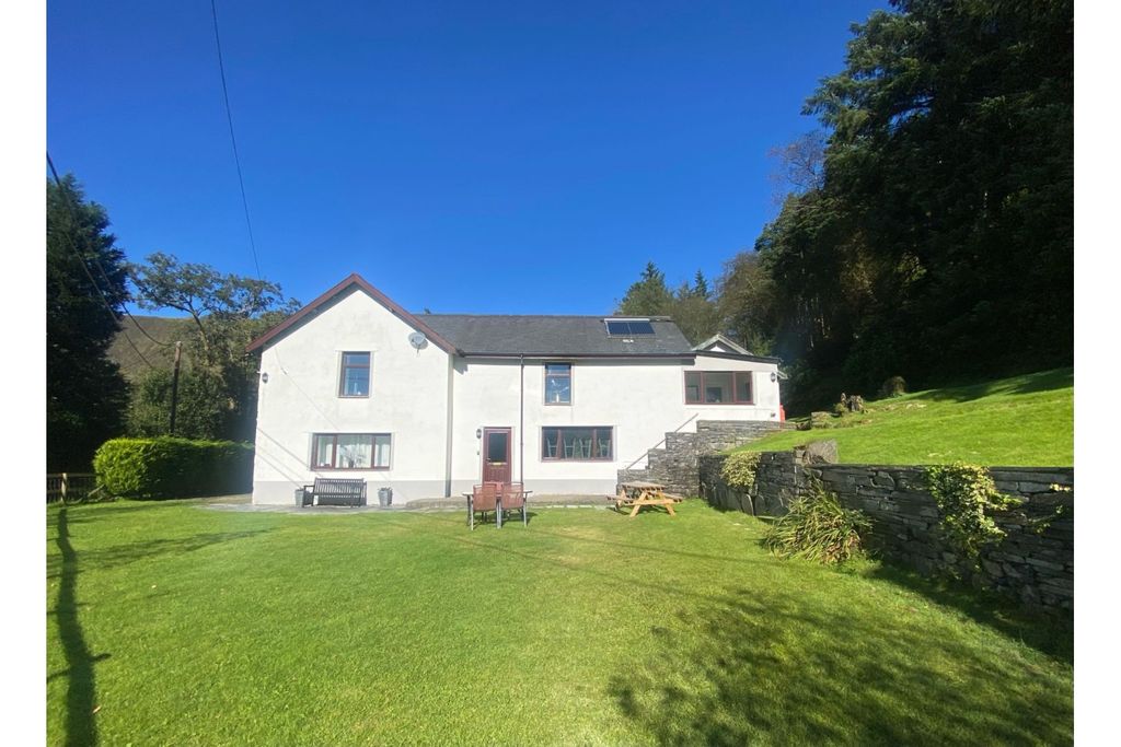 Property photo 2 of 18
