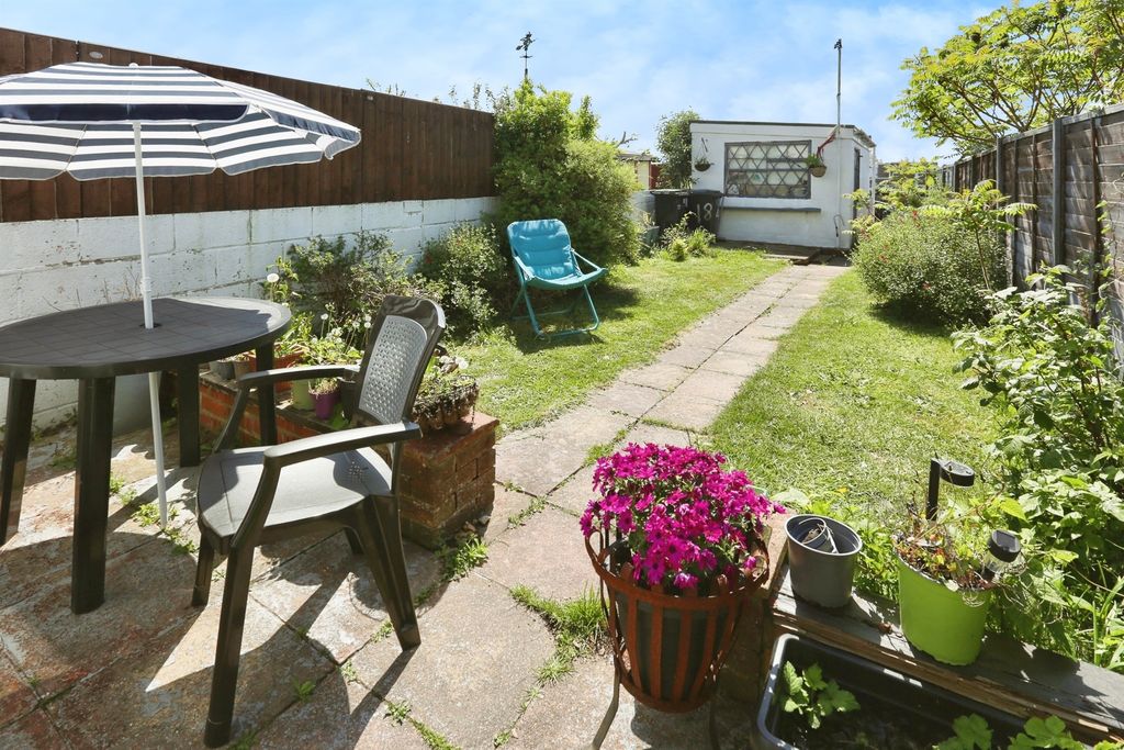 Property photo 2 of 17