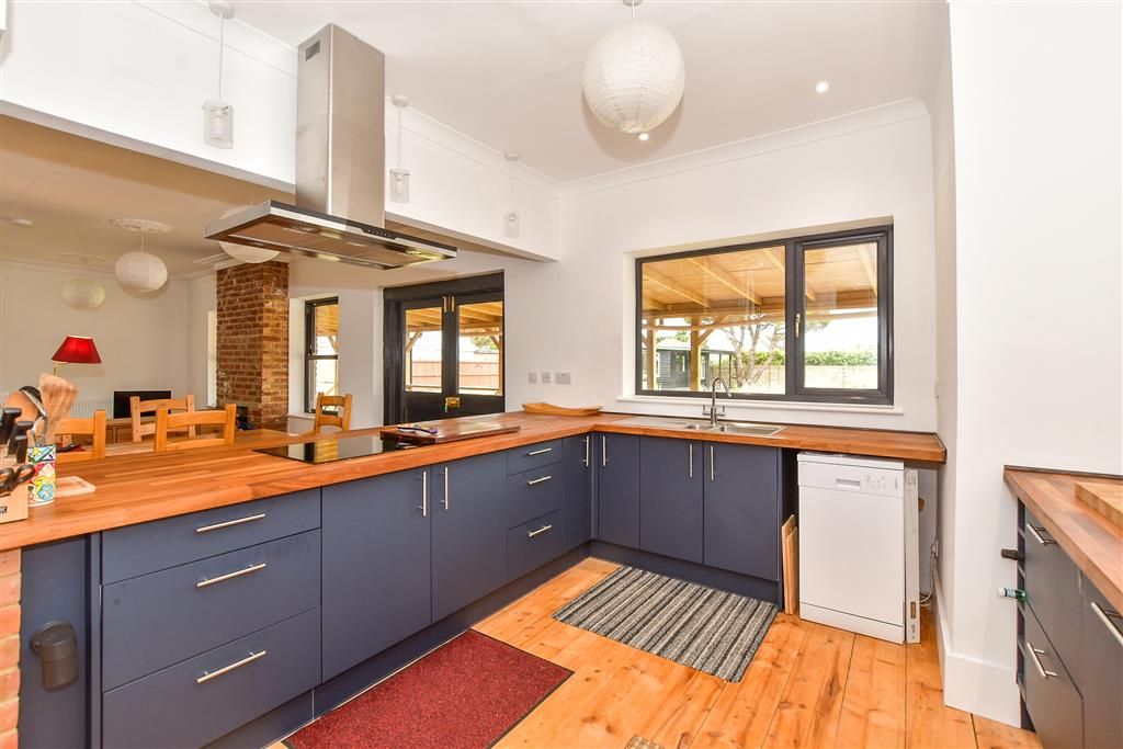 Property photo 3 of 14 Lounge/ Kitchen
