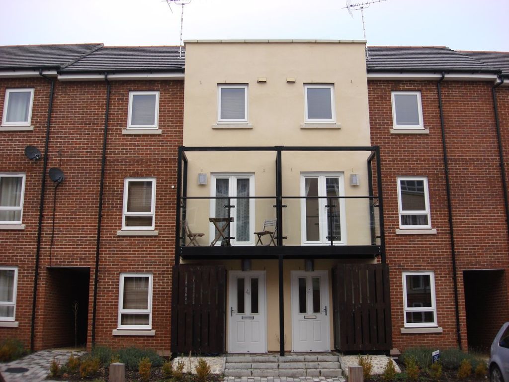 Property photo 1 of 17 3/4 Bedroom Townhouse