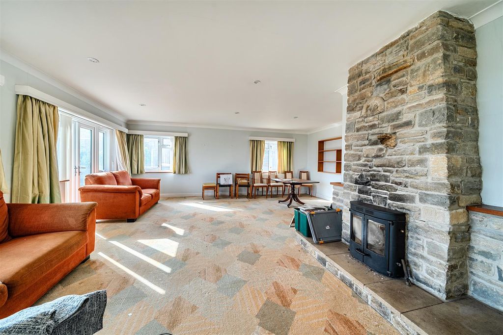 Property photo 3 of 22 1440682-25-69d68B8d2F4Df-Arw.Jpg
