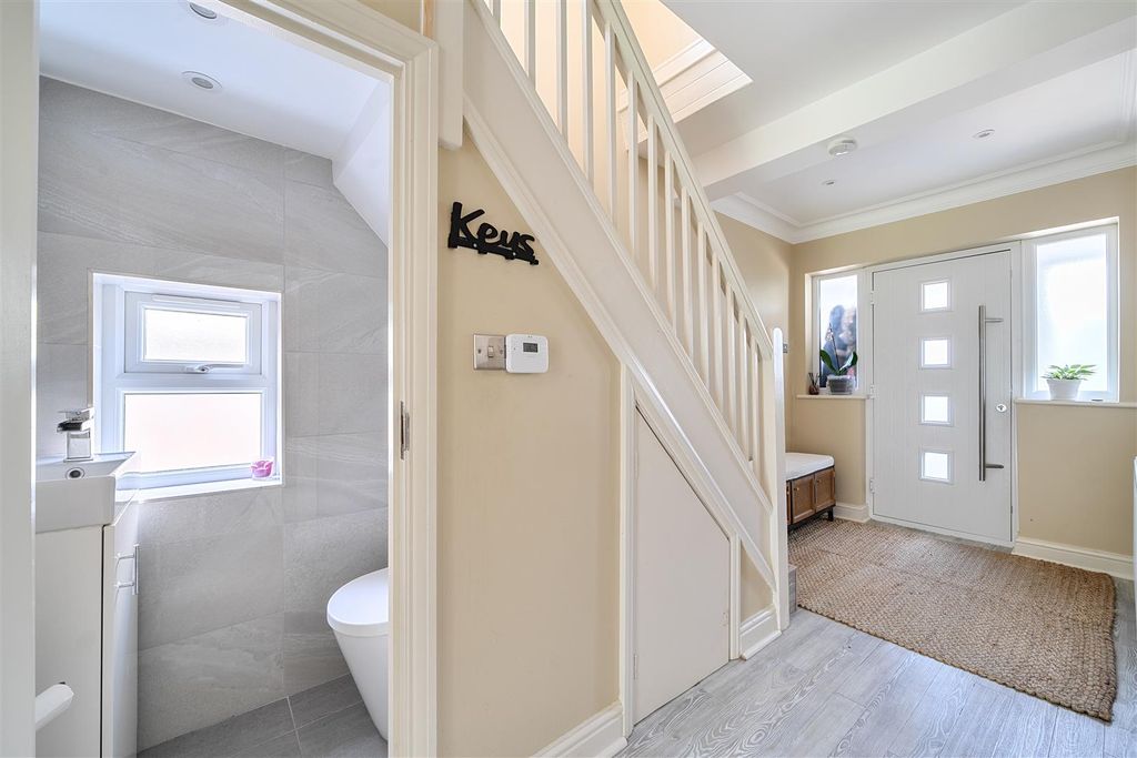 Property photo 3 of 15 Inner Hallway.Jpg