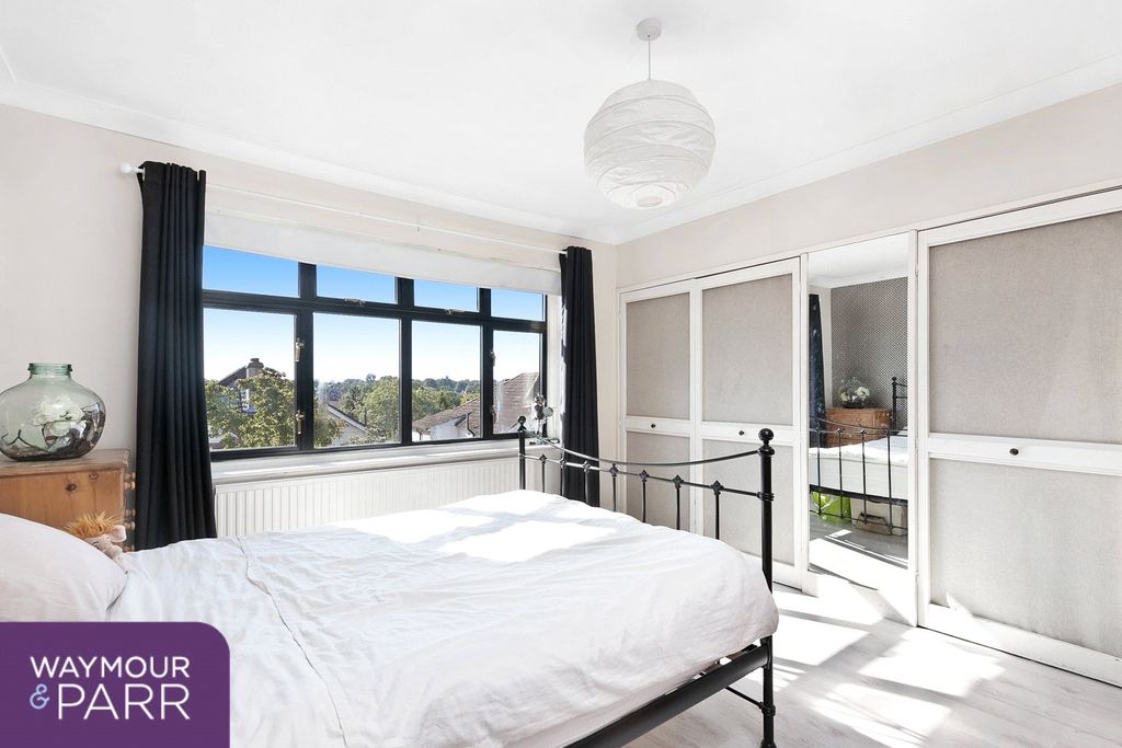 Property photo 2 of 13 Bedroom