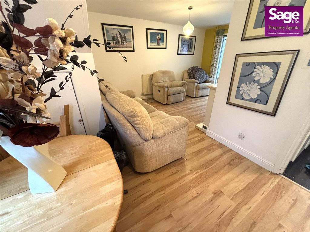 Property photo 3 of 19 Image00025.Jpeg