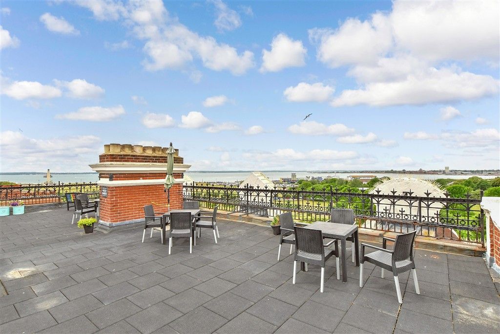 Property photo 2 of 11 Communal Roof Terrace