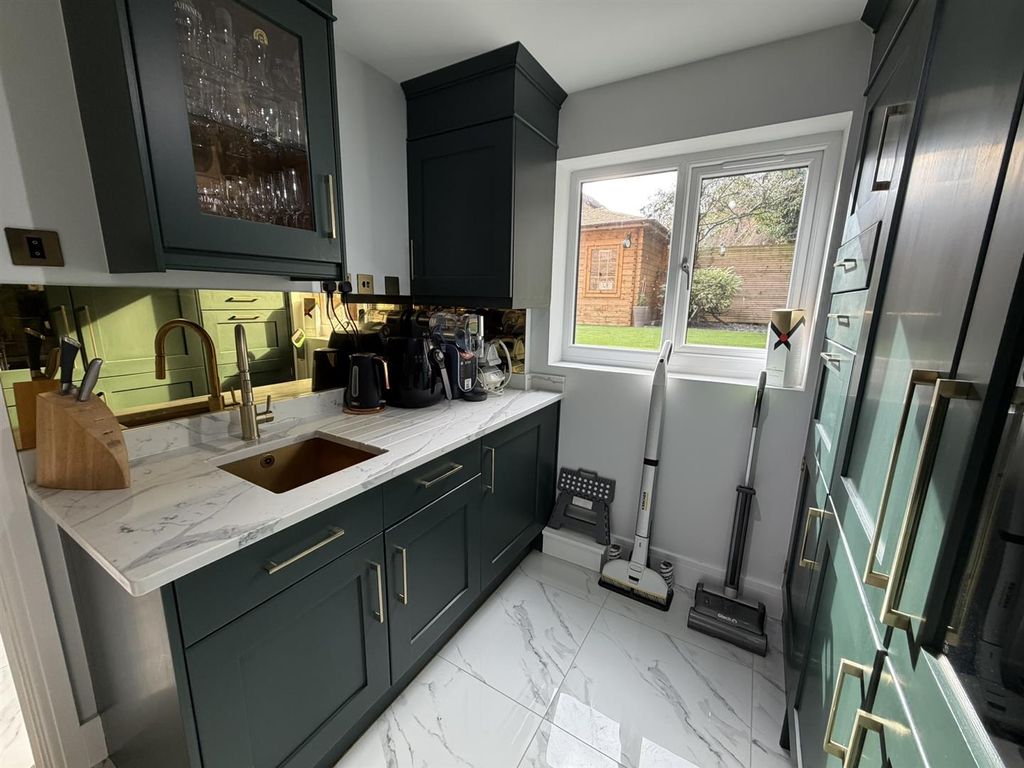 Additional image 10 of 4 bed property for saleShackleton Drive, Daventry NN11