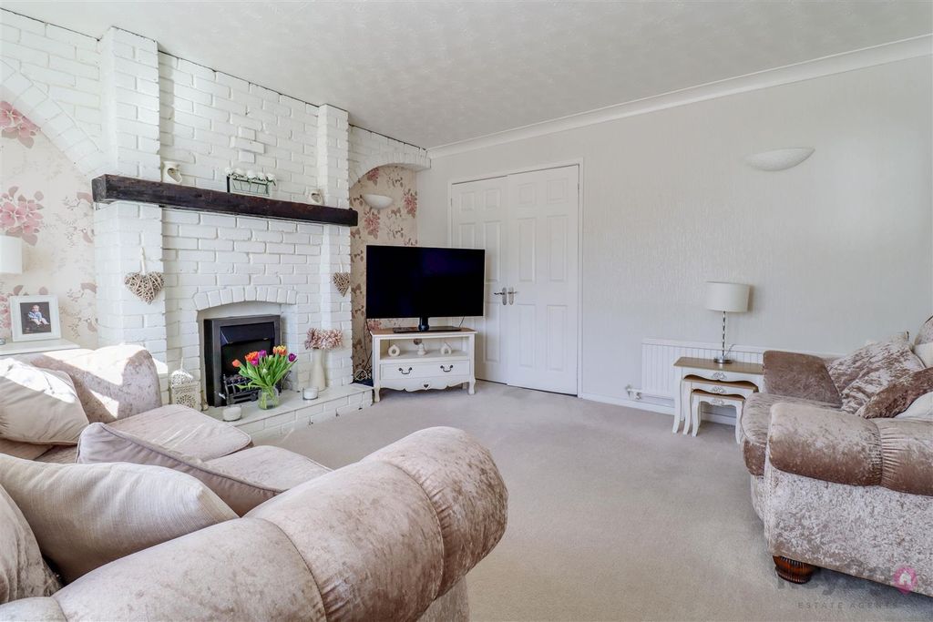 Property photo 2 of 21 Img_4681-Img_4683.Jpg