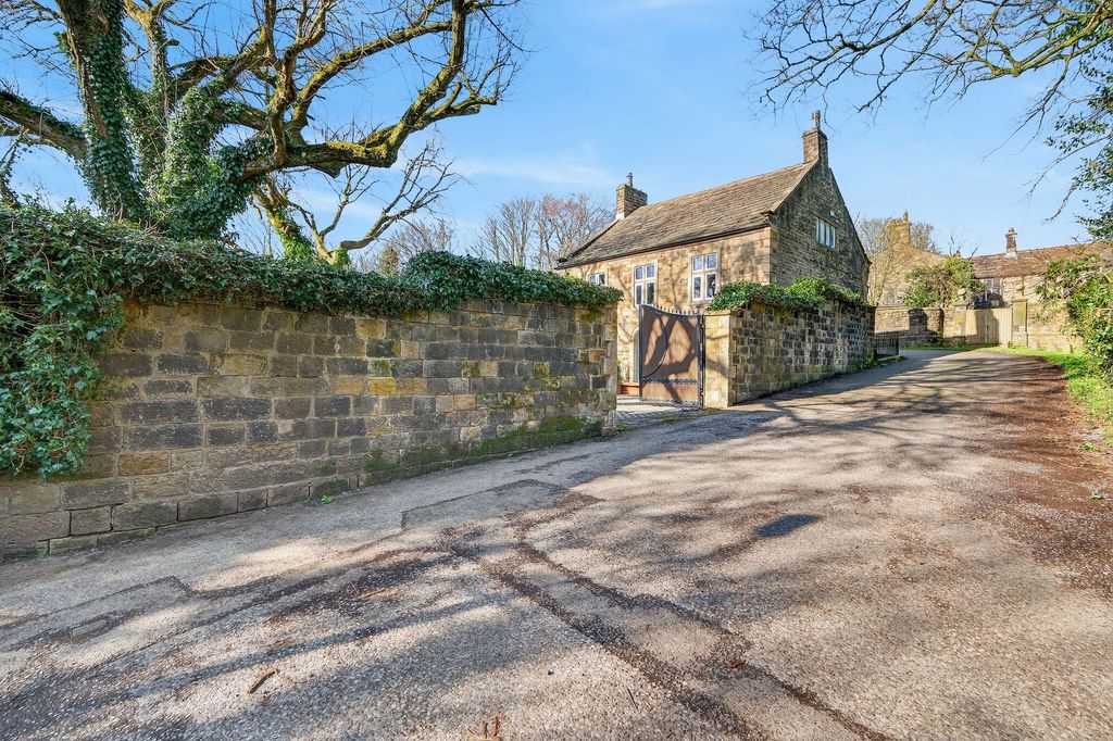 Property photo 3 of 50