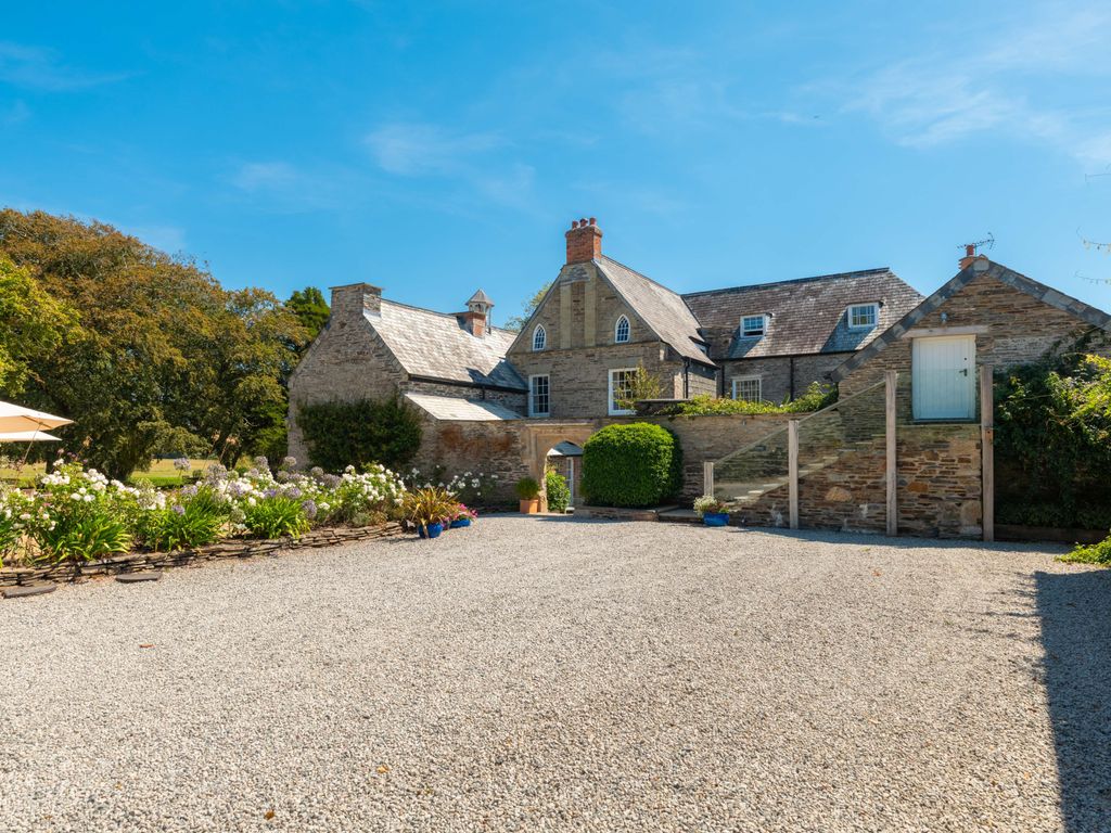 Property photo 3 of 49 Trewornan Manor-36