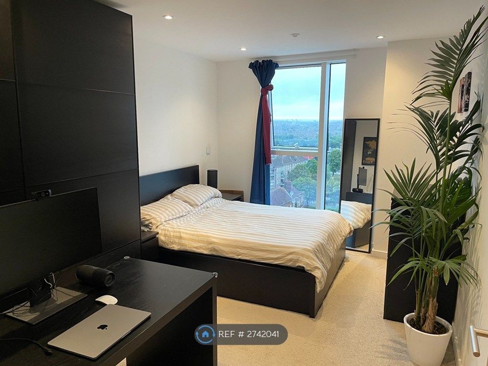 Property photo 2 of 14 Master Bedroom