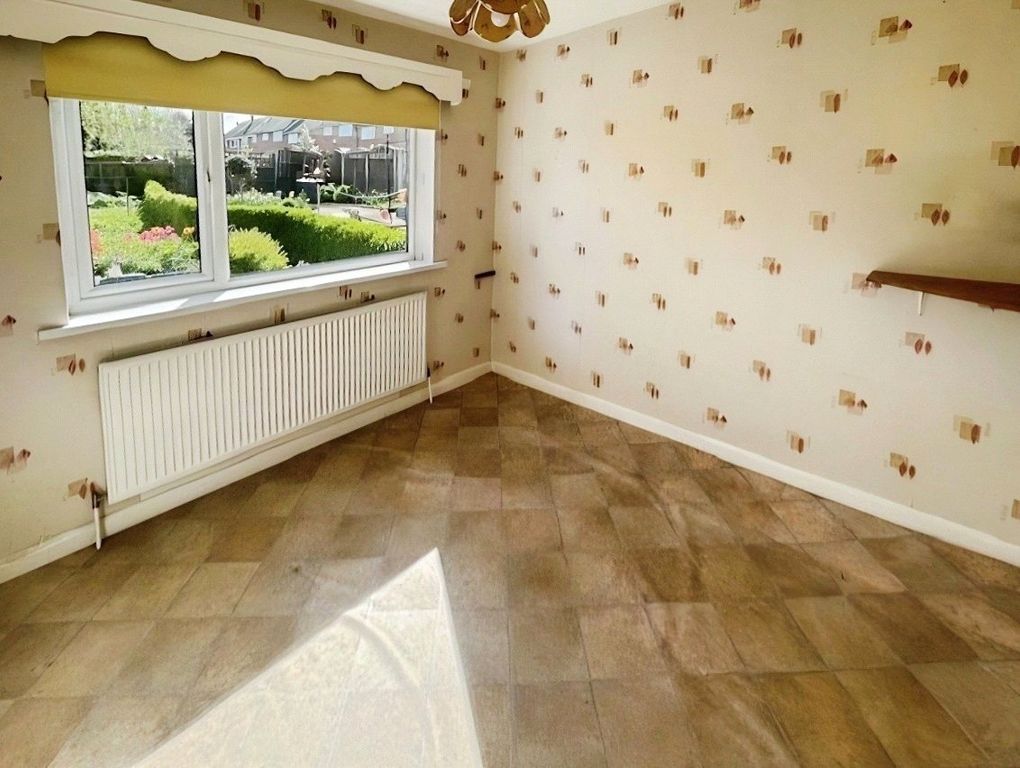 Property photo 3 of 11 Dining Room