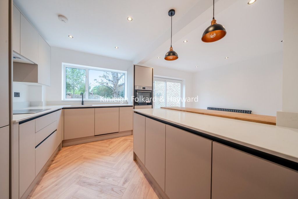 Property photo 3 of 21 Picture No. 07