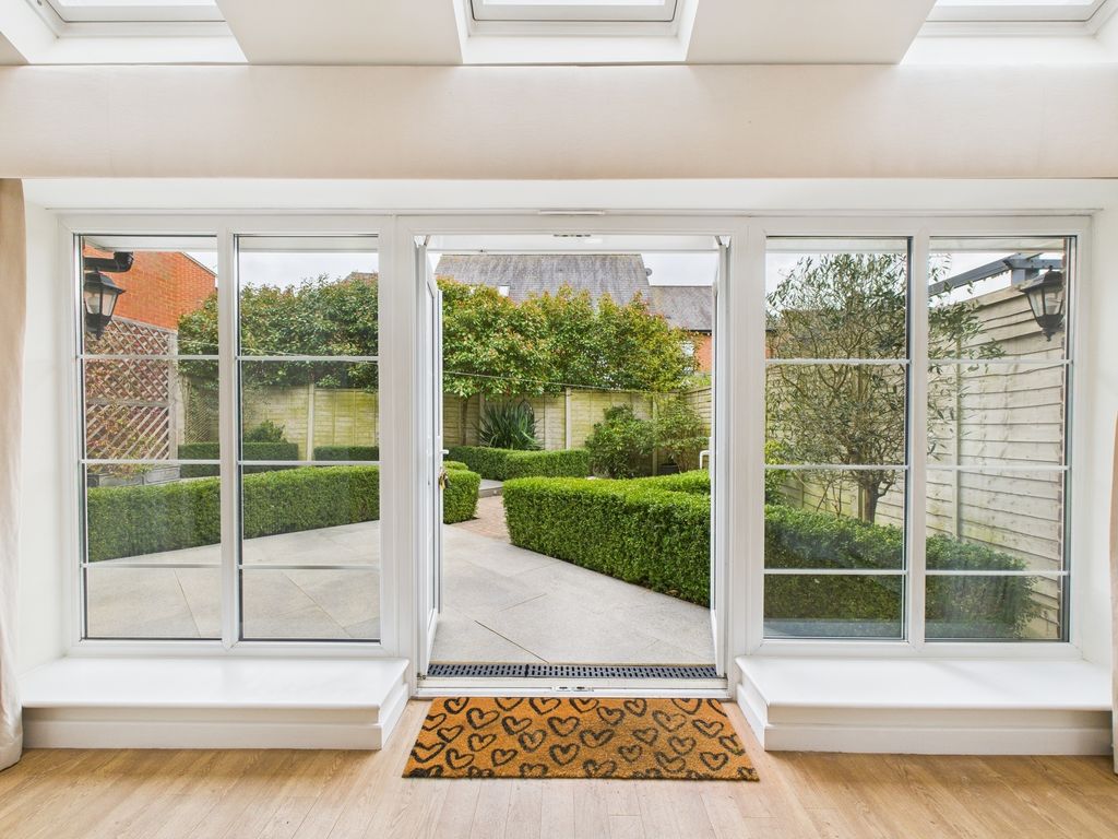 Additional image 6 of 4 bed semi-detached house to rentFarley Close, Wickhurst Green, Horsham, West Sussex RH12