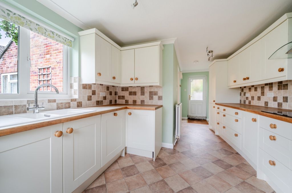 Property photo 2 of 13 1527685-1-1A0Ec91372659