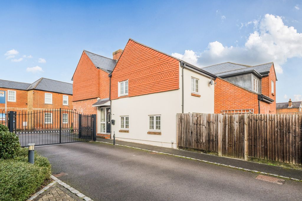 Property photo 1 of 14 1399955-1-6973c3A...