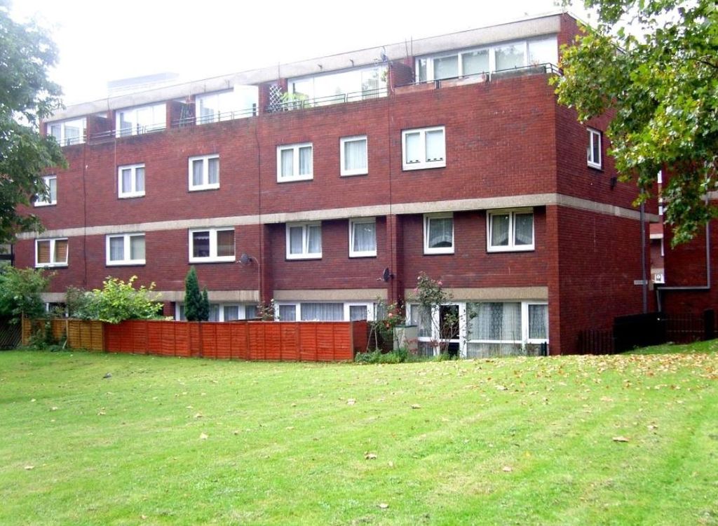 Property photo 1 of 2