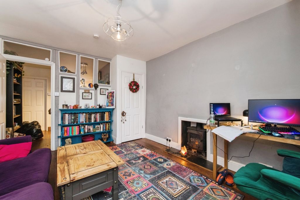 Property photo 2 of 23 Pbox-Img.Jpg